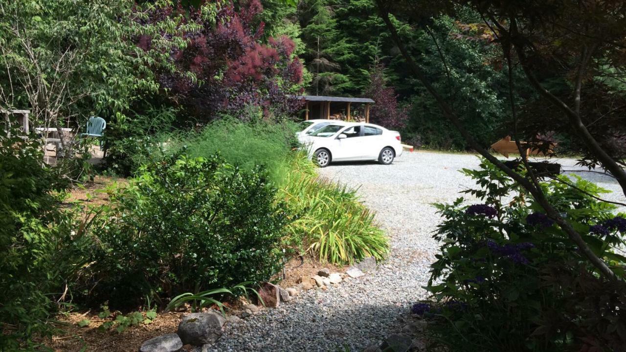 Secret Cove Cottage Suites Halfmoon Bay Exterior foto